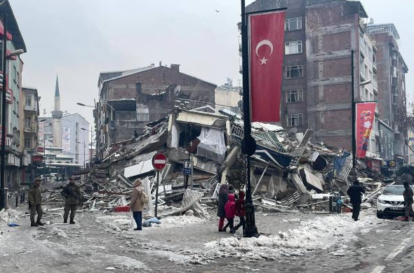 Rize Koçak Evden Eve, Depremzede Kardeşlerimize Uygun Fiyatlarla Yardım Eli Uzattı!